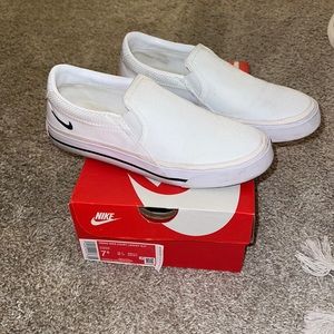 Nike Court Legacy Slip